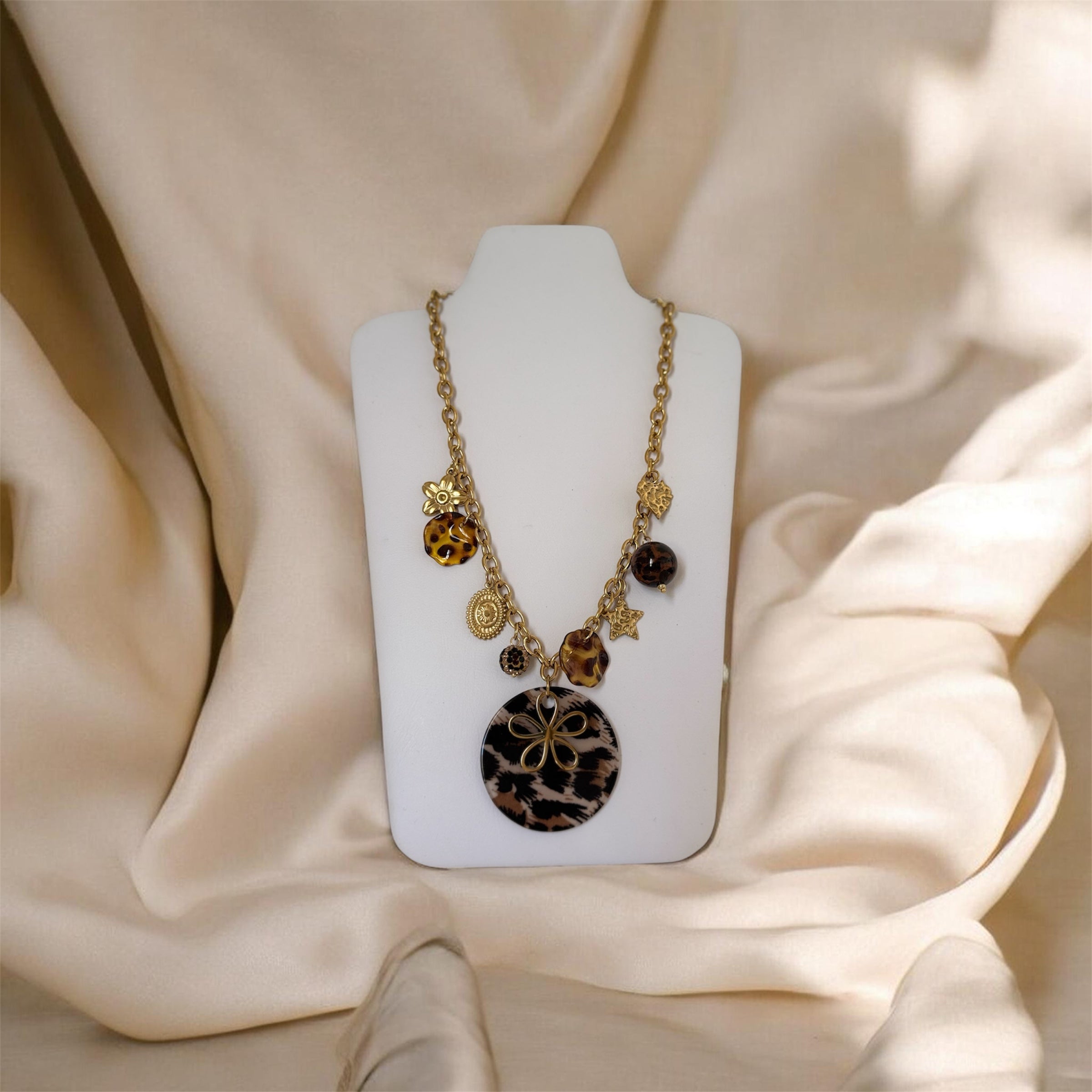Collier Liyana